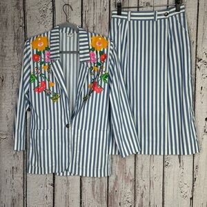 VINTAGE 1980s FSTOP Skirt Suit Set Blazer(S) Skirt (8) Blue White Striped Floral